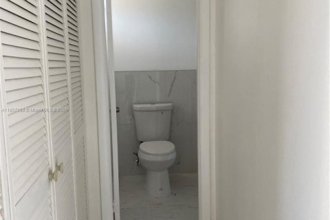 Copropriété à louer à Lauderdale Lakes, Floride: 1 chambre, 63.55 m2 № 1881884 - photo 7