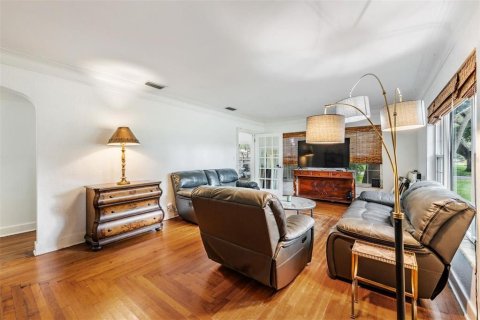 Casa en venta en Saint Petersburg, Florida, 4 dormitorios, 198.72 m2 № 1914439 - foto 5