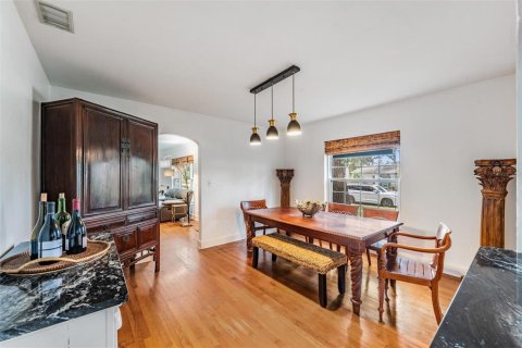 Casa en venta en Saint Petersburg, Florida, 4 dormitorios, 198.72 m2 № 1914439 - foto 8