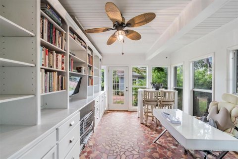 Casa en venta en Saint Petersburg, Florida, 4 dormitorios, 198.72 m2 № 1914439 - foto 7