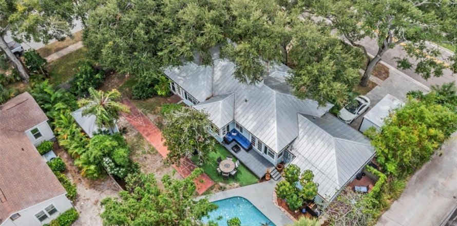 Casa en Saint Petersburg, Florida 4 dormitorios, 198.72 m2 № 1914439