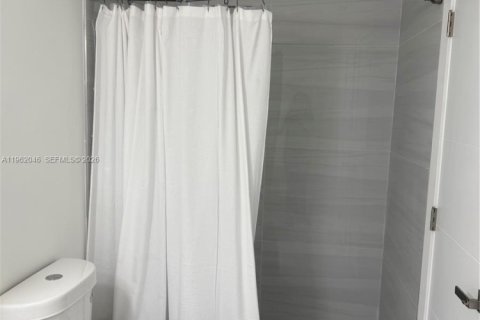 Купить таунхаус в Майами, Флорида 3 спальни, 115.66м2, № 2023919 - фото 23