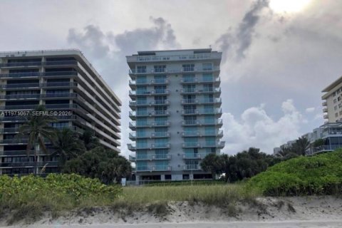 Купить кондоминиум в Серфсайд, Флорида 55.83м2, № 2032656 - фото 4