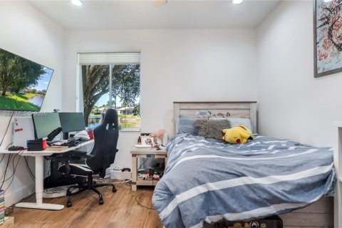 House in Weston, Florida 4 bedrooms, 237.64 sq.m. № 2003956 - photo 28