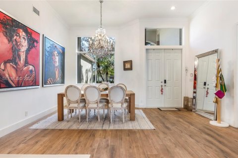 House in Weston, Florida 4 bedrooms, 237.64 sq.m. № 2003956 - photo 9