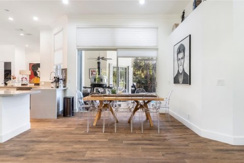 House in Weston, Florida 4 bedrooms, 237.64 sq.m. № 2003956 - photo 20