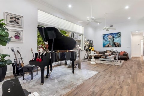 House in Weston, Florida 4 bedrooms, 237.64 sq.m. № 2003956 - photo 23