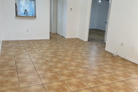 Condo à Miami, Floride, 3 chambres № 1995589