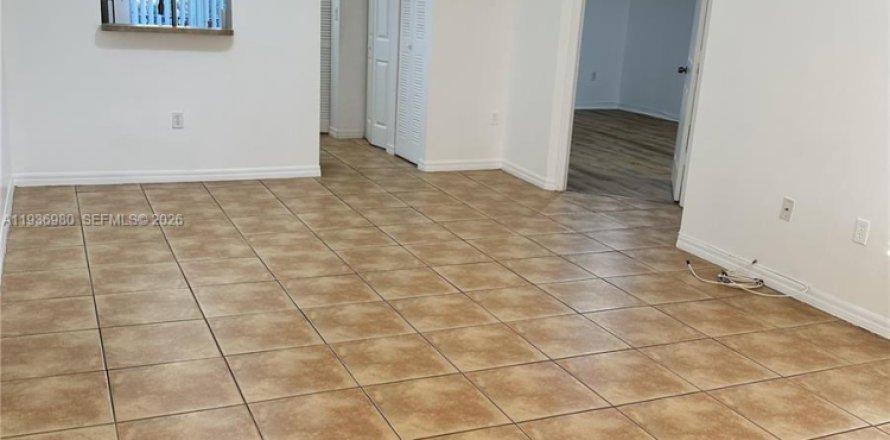 Condo à Miami, Floride, 3 chambres  № 1995589