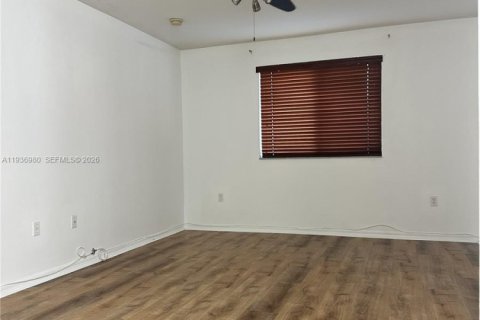 Copropriété à louer à Miami, Floride: 3 chambres, 104.98 m2 № 1995589 - photo 6