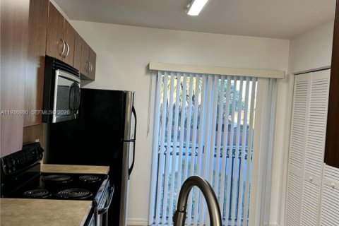 Copropriété à louer à Miami, Floride: 3 chambres, 104.98 m2 № 1995589 - photo 5