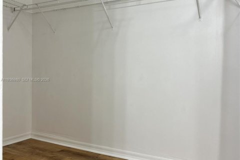 Copropriété à louer à Miami, Floride: 3 chambres, 104.98 m2 № 1995589 - photo 7