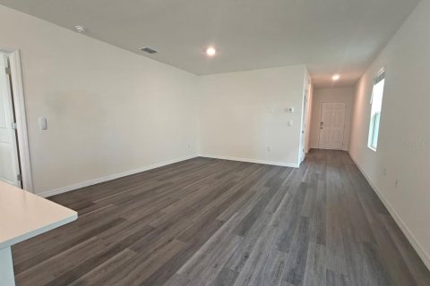 Villa ou maison à louer à Apopka, Floride: 4 chambres, 159.79 m2 № 2333944 - photo 5