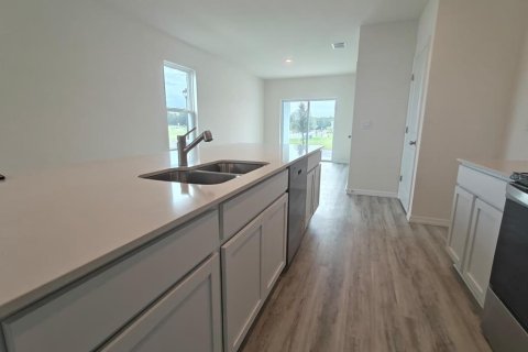 Villa ou maison à louer à Apopka, Floride: 4 chambres, 159.79 m2 № 2333944 - photo 3
