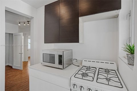 Condominio en venta en Miami Beach, Florida, 1 dormitorio, 63.36 m2 № 1818564 - foto 6