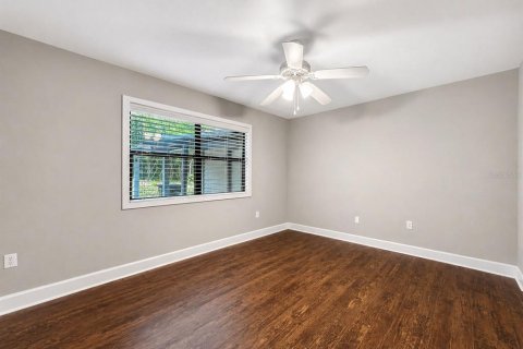 House in Gainesville, Florida 4 bedrooms, 249.91 sq.m. № 2117821 - photo 20