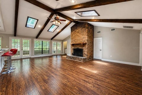 House in Gainesville, Florida 4 bedrooms, 249.91 sq.m. № 2117821 - photo 2