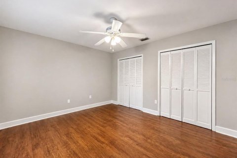 House in Gainesville, Florida 4 bedrooms, 249.91 sq.m. № 2117821 - photo 21