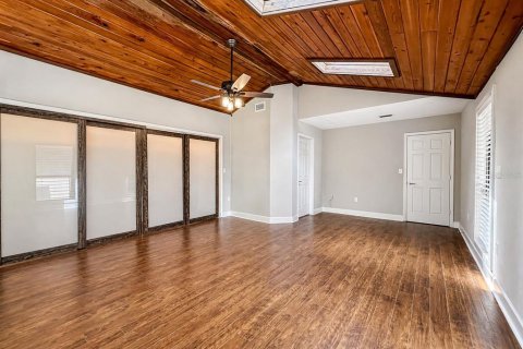 House in Gainesville, Florida 4 bedrooms, 249.91 sq.m. № 2117821 - photo 14