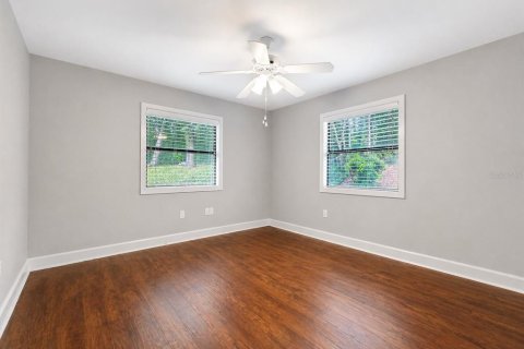 House in Gainesville, Florida 4 bedrooms, 249.91 sq.m. № 2117821 - photo 23