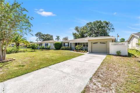 Villa ou maison à vendre à Saint Petersburg, Floride: 2 chambres, 178.09 m2 № 2396930 - photo 5