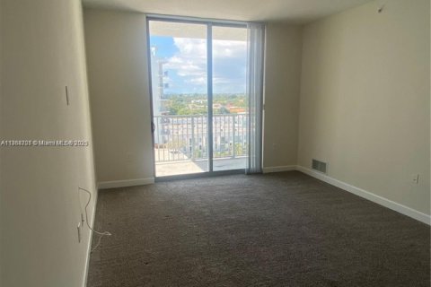 Condo in Hollywood, Florida, 1 bedroom  № 1923779 - photo 8