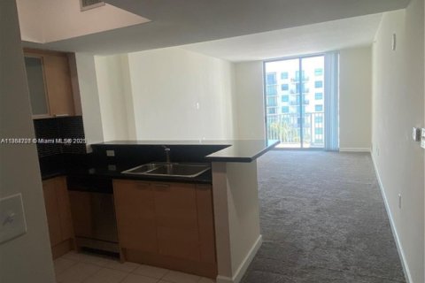 Condo in Hollywood, Florida, 1 bedroom  № 1923779 - photo 13