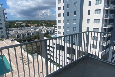 Condo in Hollywood, Florida, 1 bedroom  № 1923779 - photo 3