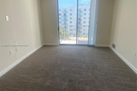 Condo in Hollywood, Florida, 1 bedroom  № 1923779 - photo 9