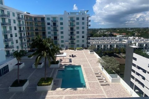 Condo in Hollywood, Florida, 1 bedroom  № 1923779 - photo 6
