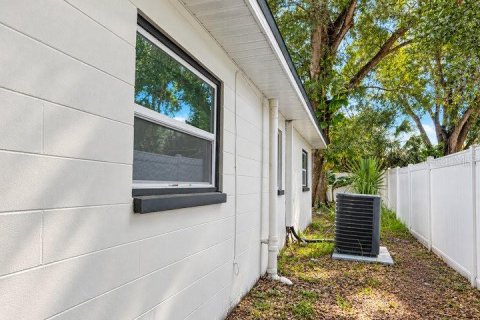 Casa en venta en Tampa, Florida, 3 dormitorios, 103.49 m2 № 2421805 - foto 24