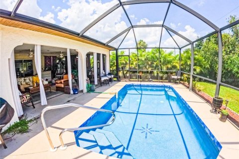 Villa ou maison à Port Charlotte, Floride 3 chambres, 146.97 m2 № 2144980