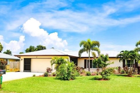 Villa ou maison à louer à Port Charlotte, Floride: 3 chambres, 146.97 m2 № 2144980 - photo 2