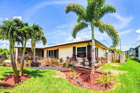 Villa ou maison à louer à Port Charlotte, Floride: 3 chambres, 146.97 m2 № 2144980 - photo 3