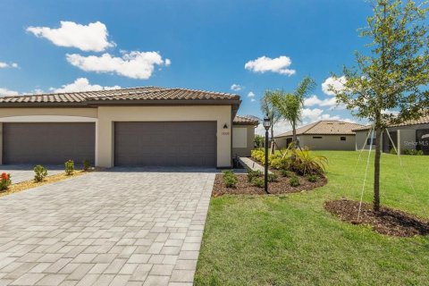 Villa ou maison à louer à Bradenton, Floride: 3 chambres, 131.64 m2 № 2310232 - photo 2