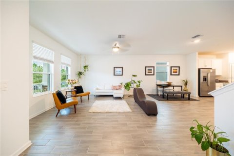 House in Kissimmee, Florida 4 bedrooms, 189.89 sq.m. № 2322371 - photo 18