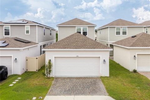House in Kissimmee, Florida 4 bedrooms, 189.89 sq.m. № 2322371 - photo 9