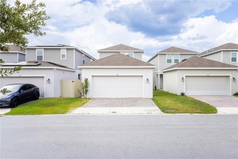 House in Kissimmee, Florida 4 bedrooms, 189.89 sq.m. № 2322371 - photo 13
