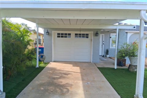 Villa ou maison à vendre à Hudson, Floride: 2 chambres, 116.87 m2 № 2360289 - photo 5