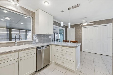 Villa ou maison à vendre à Hudson, Floride: 2 chambres, 116.87 m2 № 2360289 - photo 16
