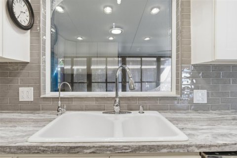 Villa ou maison à vendre à Hudson, Floride: 2 chambres, 116.87 m2 № 2360289 - photo 15