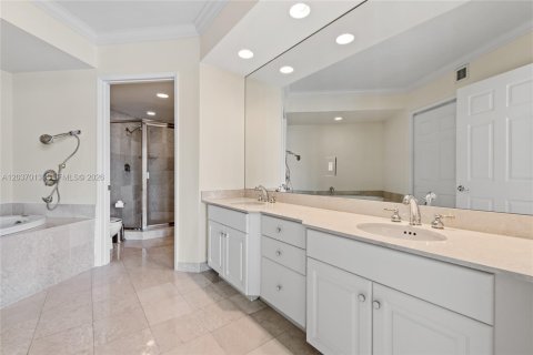 Copropriété à louer à Aventura, Floride: 3 chambres, 197.88 m2 № 2153639 - photo 19