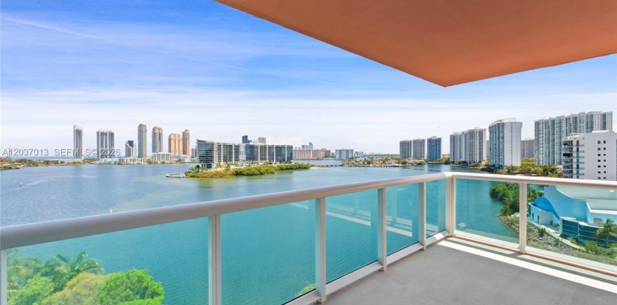 Condo à Aventura, Floride, 3 chambres  № 2153639