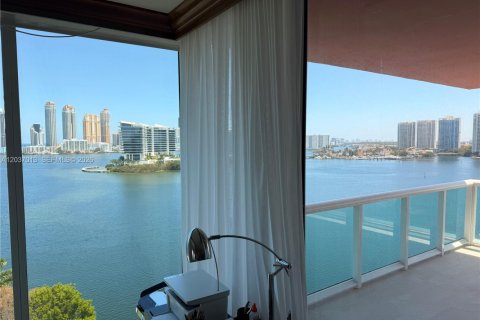 Copropriété à louer à Aventura, Floride: 3 chambres, 197.88 m2 № 2153639 - photo 13