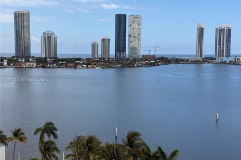 Copropriété à louer à Aventura, Floride: 3 chambres, 197.88 m2 № 2153639 - photo 10