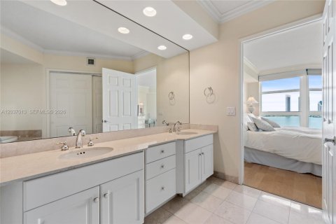 Copropriété à louer à Aventura, Floride: 3 chambres, 197.88 m2 № 2153639 - photo 18