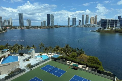 Copropriété à louer à Aventura, Floride: 3 chambres, 197.88 m2 № 2153639 - photo 3