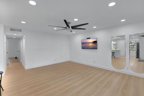 Condo in Delray Beach, Florida, 2 bedrooms  № 2353043 - photo 10