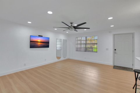 Condo in Delray Beach, Florida, 2 bedrooms  № 2353043 - photo 6