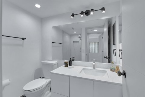 Condo in Delray Beach, Florida, 2 bedrooms  № 2353043 - photo 20